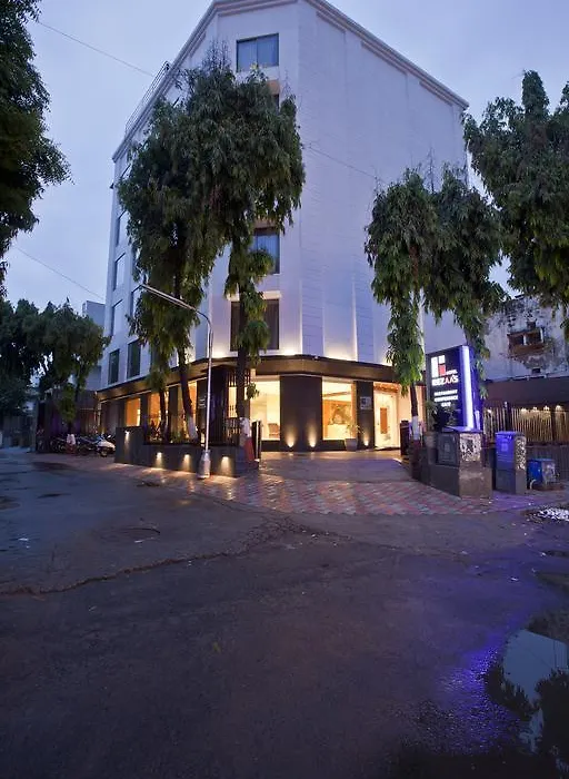 Hotel Rezaas-1